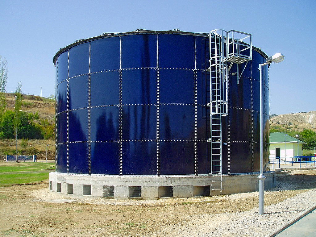Очистной резервуар для воды фото